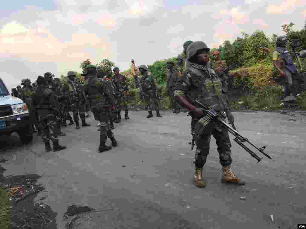 Jeshi la Jamhuri ya Kidemokrasia ya Congo, FARDC, limepelekwa katika mstari wa mbele huko mji wa Sakae kupambana na waasi wa M23.