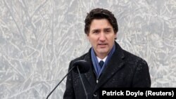 Perdana Menteri Kanada Justin Trudeau di Monumen Nasional Holocaust pada Hari Peringatan Holocaust Internasional di Ottawa, Ontario, Kanada, 27 Januari 2023. (Foto: REUTERS/Patrick Doyle)