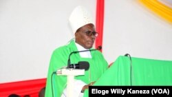 Musenyeri Mukuru wa Gitega Bonaventure Nahimana, ari mu nyigisho ku bategetsi bari i Gitega