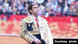 Bullfighter José Tomas with a capote de paseo - a cape - made by Enrique Vera. (Courtesy: Enrique Vera)