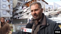 دانیشتویەکی شارۆچکەی بازارچیک کە ماڵەکەی وێران بووە