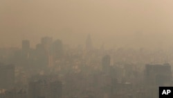 مه دود صبحگاهی یک روز زمستانی پایتخت- آرشیو