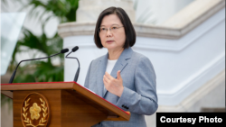 台湾总统蔡英文在总统府敞厅针对国际经贸情势发表谈话。（2020年8月28日）（照片来源：台湾总统府网站）