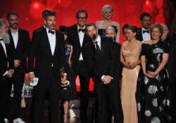 دست اندرکاران سریال «بازی تاج و تخت» در مراسم امی