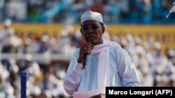 Le président tchadien Idriss Déby Itno s'adresse à ses partisans lors de son rassemblement de campagne électorale à N'Djamena, le 9 avril 2021