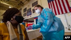 AQSh bo'ylab aholini koronavirusga qarshi emlash ishlari davom etmoqda.