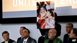 Pakistani President Asif Ali Zardari, center left, addresses a high-level meeting on Polio eradication at the 67th session of the General Assembly at United Nations Headquarters, in New York, Sept. 27, 2012.