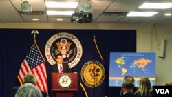 娱乐软件协会总顾问史丹利.皮耶-路易在2016年“特别301报告”新闻发布会上致辞。 （美国之音记者李逸华）