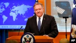 Menlu AS Mike Pompeo berbicara di Washington DC hari Selasa (7/1). 
