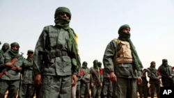 Wasu dakarun Mali yayin da suke atisaye