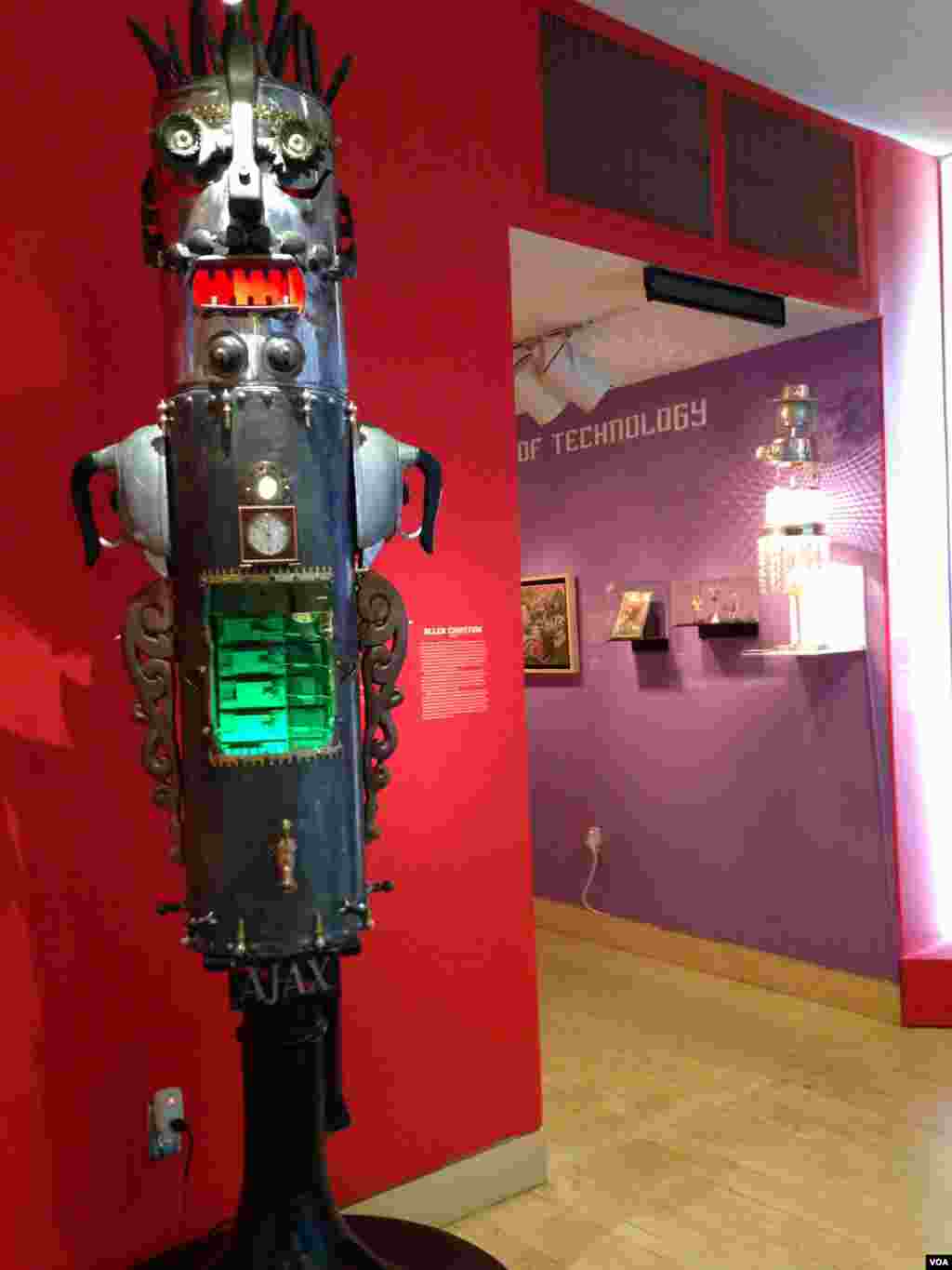 Fixed Ajax #2 by Allen Christian at the "Human, Soul and Machine: The Coming Singularity" exhibit at the American Visionary Art Museum in Baltimore, Maryland. (Julie Taboh/VOA)
