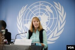 រូបឯកសារ៖ អ្នករាយការណ៍ពិសេសរបស់អង្គការសហប្រជាជាតិទទួលបន្ទុកសិទ្ធិនៅកម្ពុជា រ៉ូណា ស្មីត (Rhona Smith) ថ្លែងទៅកាន់អ្នកសារព័ត៌មាន ក្នុងសន្និសីទព័ត៌មានក្នុងថ្ងៃបញ្ចប់ ដំណើរទស្សនកិច្ចរយៈពេល១០ថ្ងៃនៅកម្ពុជា រាជធានីភ្នំពេញ ថ្ងៃទី១៨ ខែសីហា ឆ្នាំ២០១៧។