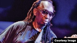 Thomas Mapfumo, de retour temporairement dans son pays, où il donnera un concert à Harare