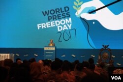 ការ​ប្រារព្ធ​ទិវា​សេរីភាព​សារព័ត៌មាន​ នៅក្នុង​ទីក្រុង​ហ្សាកាតា​ នៃ​ប្រទេស​ឥណ្ឌូនេសុី​ កាលពី​ថ្ងៃទី៣​ ខែឧសភា​ ឆ្នាំ​២០១៧។ (ហ៊ាន សុជាតា/VOA)