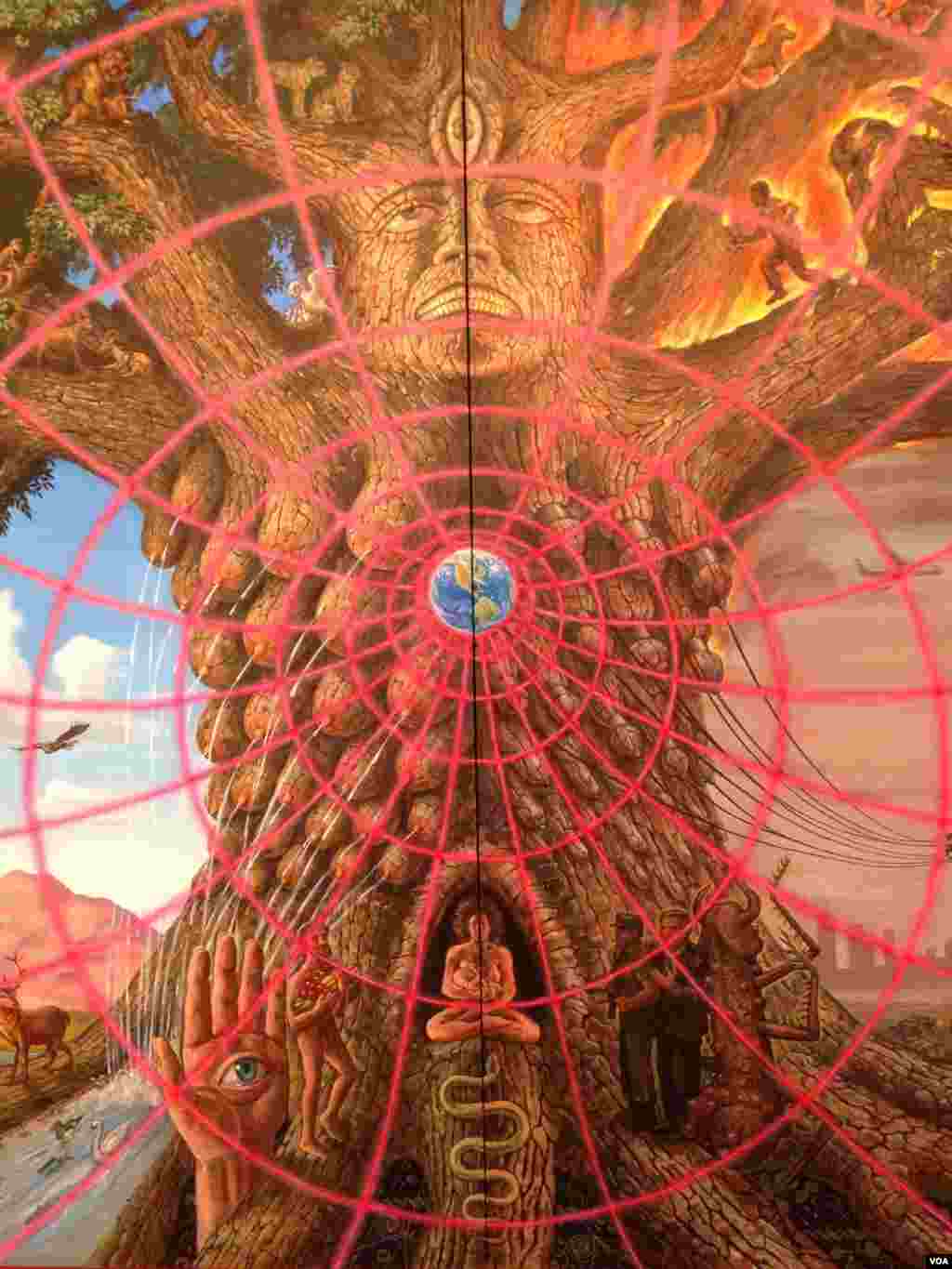 "Gaia" by Alex Grey at the "Human, Soul and Machine: The Coming Singularity" exhibit at the American Visionary Art Museum in Baltimore, Maryland. (Julie Taboh/VOA)