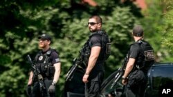 特勤局特工在白宫北草坪（2016年5月20日）