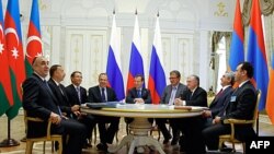 Azərbaycan və Ermənistan prezidentləri Kazan görüşündə razılığa gələ bilməyiblər (FOTOLAR)