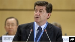 Direktur Jendral ILO, Guy Ryder, mengatakan bahwa pertambahan upah di seluruh dunia tetap jauh di bawah tingkat pra-krisis ekonomi (foto: dok).