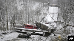 匹兹堡市一座双车道桥梁坍塌。(2022年1月28日)