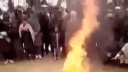 به آتش‌کشیدن لوازم موسیقی یک هنرمند 