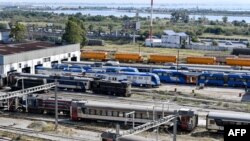 "Plus de 8.300 employés n'ont pas encore reçu leur salaire" d'octobre, assure la centrale syndicale UGTT.