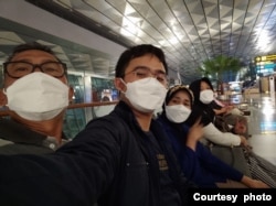 Ilham Nugraha (ke-2 dari kiri) bersama keluarga (dok: Ilham Nugraha)