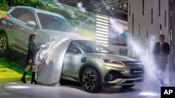 بی وای دی، شرکت موترسازی چین، در فروش موترهای برقی در هند پیشتاز است. 