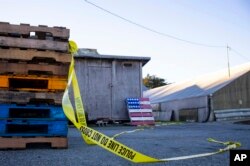加利福尼州半月湾枪击现场附近的警戒线。(2023年1月24日)