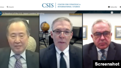 미국 전략국제문제연구소(CSIS)가 최근 워싱턴에서 열린 미일정상회담을 결산하는 화상대담을 개최했다. 왼쪽부터 도미타 고지 주미일본대사, 크리스토퍼 존스톤 CSIS 일본 석좌, 커트 캠벨 백악관 인도태평양조정관.