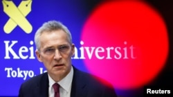 北大西洋公约组织（NATO）秘书长斯托尔滕贝格在东京庆应义塾大学发表演说。（2023年2月1日）