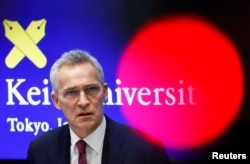 北大西洋公约组织（NATO）秘书长斯托尔滕贝格在东京庆应义塾大学发表演说。（2023年2月1日）