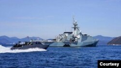 영국 해군은 초계함 ‘스페이(HMS Spey)’함이 영국 해군 전함으로는 최초로 한국 평택항에 입항해 미한 양국 해군과 함께 함안 훈련을 실시했다며 3일 사진을 공개했다. 사진 = 영국 해군.