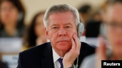 FILE - Gennady Gatilov, duta besar Rusia untuk kantor PBB, menghadiri pertemuan Dewan Hak Asasi Manusia di PBB di Jenewa, Swiss, 28 Februari 2018. (Denis Balibouse/REUTERS)
