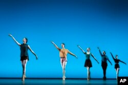 رقصندگان گروه باله کی‌یف