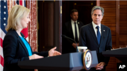 토니 블링컨 미국 국무장관과 엘리자베스 트러스 영국 외교장관이 9월 워싱턴 국무부 청사에서 공동기자회견을 했다.