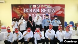 Delapan terpidana terorisme di Sumatra Utara yang bersumpah setia kepada Republik Indonesia. Rabu, 9 Maret 2022. (Sumber: Humas Kemenkumham Sumatra Utara)