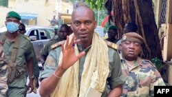 Le ministre de la Défense, le colonel Sadio Camara (photo), et le chef d'état-major de l'armée de l'air, le colonel Alou Boï Diarra, se sont rendus en Russie pour faire le point sur les équipements livrés par Moscou aux forces maliennes.