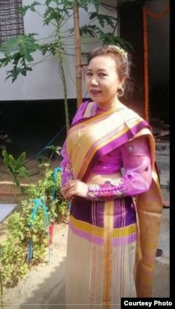 লুম্বিনী দেওয়ান, চিত্রশিল্পী।