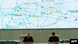 러시아군 수뇌부가 모스크바에서 우크라이나 전장 방공 시스템에 관해 언론에 브리핑하고 있다. (자료사진)