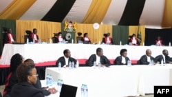 La décision formelle de la Cour suprême doit être énoncée officiellement mardi.