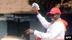 L'ex-premier ministre Ibrahima Kassory Fofana sera à la tête d'un organe provisoire.