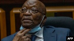 L'ancien chef d'Etat de 79 ans est poursuivi pour seize chefs d'accusation d'escroquerie, corruption et racket.