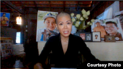 រូបឯកសារ៖ កញ្ញា ​សេង ធារី ​អ្នក​តស៊ូ​មតិ​ផ្នែក​សិទ្ធិ​មនុស្ស​និង​ច្បាប់ ថតនៅគេហដ្ឋាន​ឯ​ជាយក្រុងភ្នំេពេញ កាលពីខែ មករា ឆ្នាំ២០២២។ (រូបថត​ផ្តល់​ឱ្យ)