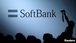 ILUSTRASI: Softbank, urung berinvestasi dalam proyek pembangunan Ibu Kota Negara (IKN) di Penajam Paser Utara, KalimantanTimur. (REUTERS/Issei Kato)