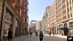 上海封城一景：昔日熙熙攘攘的南京东路步行街2022年3月29日上海全面封城后显得冷冷清清。