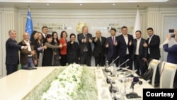 2007-yildan beri O'zbekiston paxta dalalarida majburiy mehnatga qarshi kurashib kelgan xalqaro koalitsiya, "Paxta kampaniyasi" xulosa qilishicha, hukumat endi bu muammo ortidagi asosiy kuch emas. 2021-yildagi kuzatuv va tekshiruv shuni isbotlagan. 