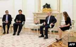 عمران خان دورہ ماسکو کے موقعے پر صدر پوٹن کے ساتھ فوٹو اے ایف پی 24 فروری 2023