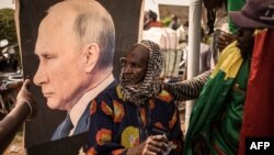 La livraison de ce matériel est le "fruit d'un partenariat sincère et très ancien", a assuré l'armée malienne.