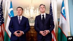 Blinken-Norov uchrashuvi, suratlarda