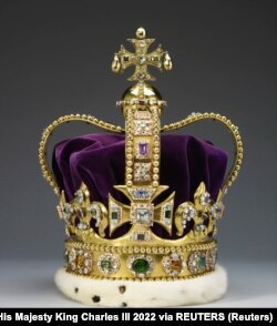 Mahkota St Edward yang akan dikenakan oleh Raja Charles Inggris pada penobatannya pada 6 Mei 2023. (Foto: Royal Collection Trust/His Majesty King Charles III 2022 via REUTERS)